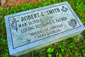 Smith's headstone in Lakeville lets everyone know he was the "mayor."  Photo by CJC.