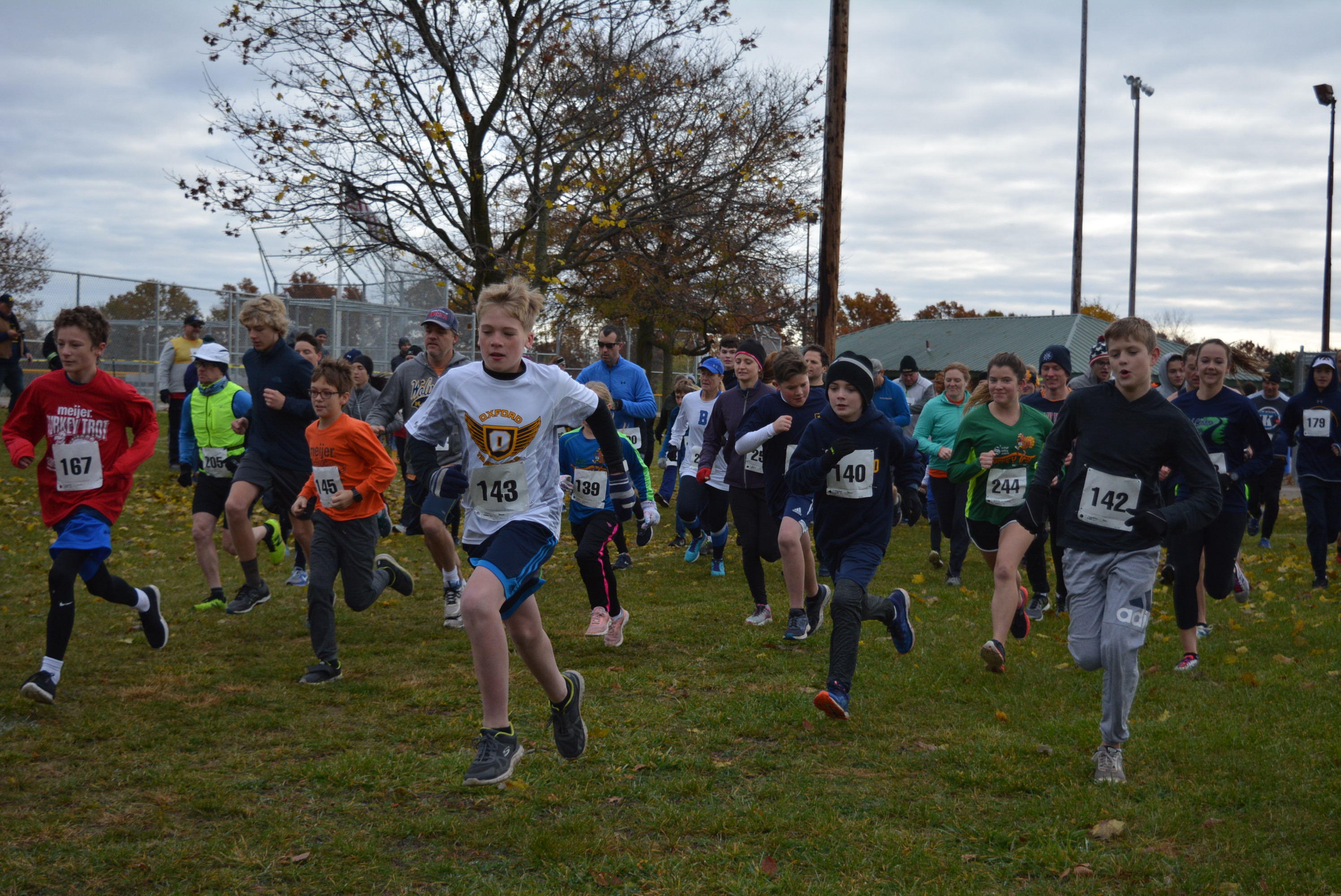 The Turkey Trotters take off from the starting line. Photo by C.J. Carnacchio.