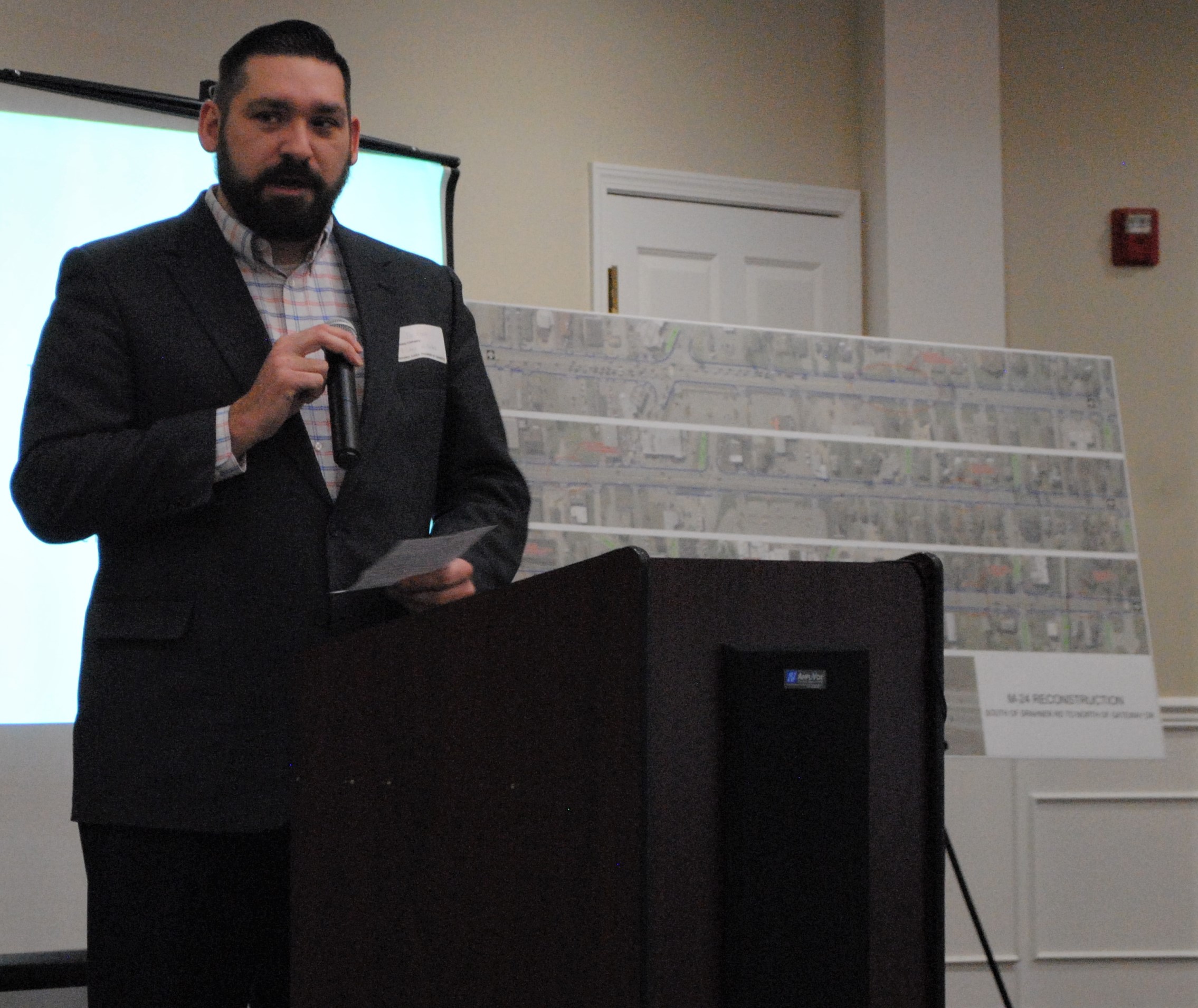 Oxford Village President Joe Frost spoke with optimism about the town’s future during the chamber of commerce’s community breakfast on Jan. 22. Photo by Shelby Tankersley.