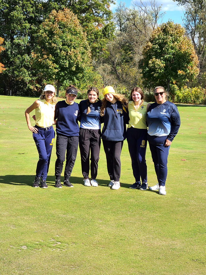 Golfers finish 3rd in division
