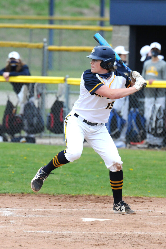 Wildcats sweep Clarkston, ready for doubleheader today