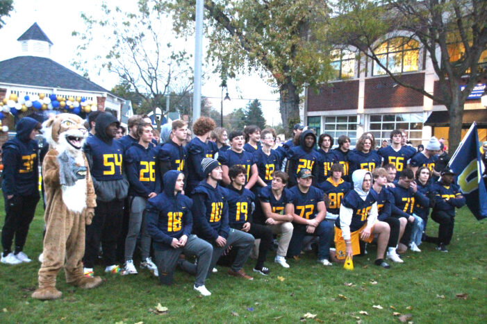 Community comes out to celebrate Oxford football