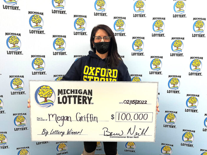 Leonard woman wins $100,000
