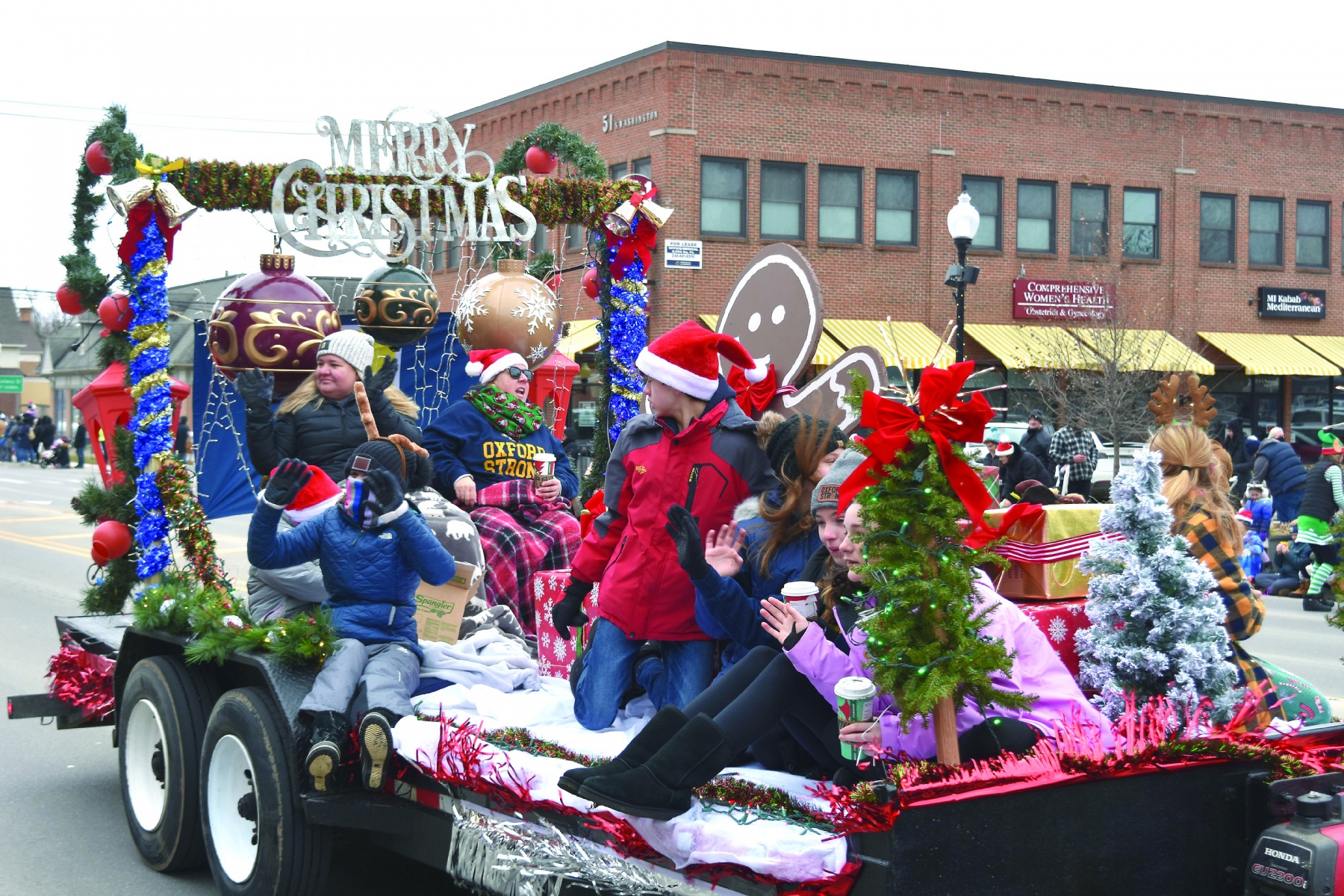 12-07-22-parade-christmas