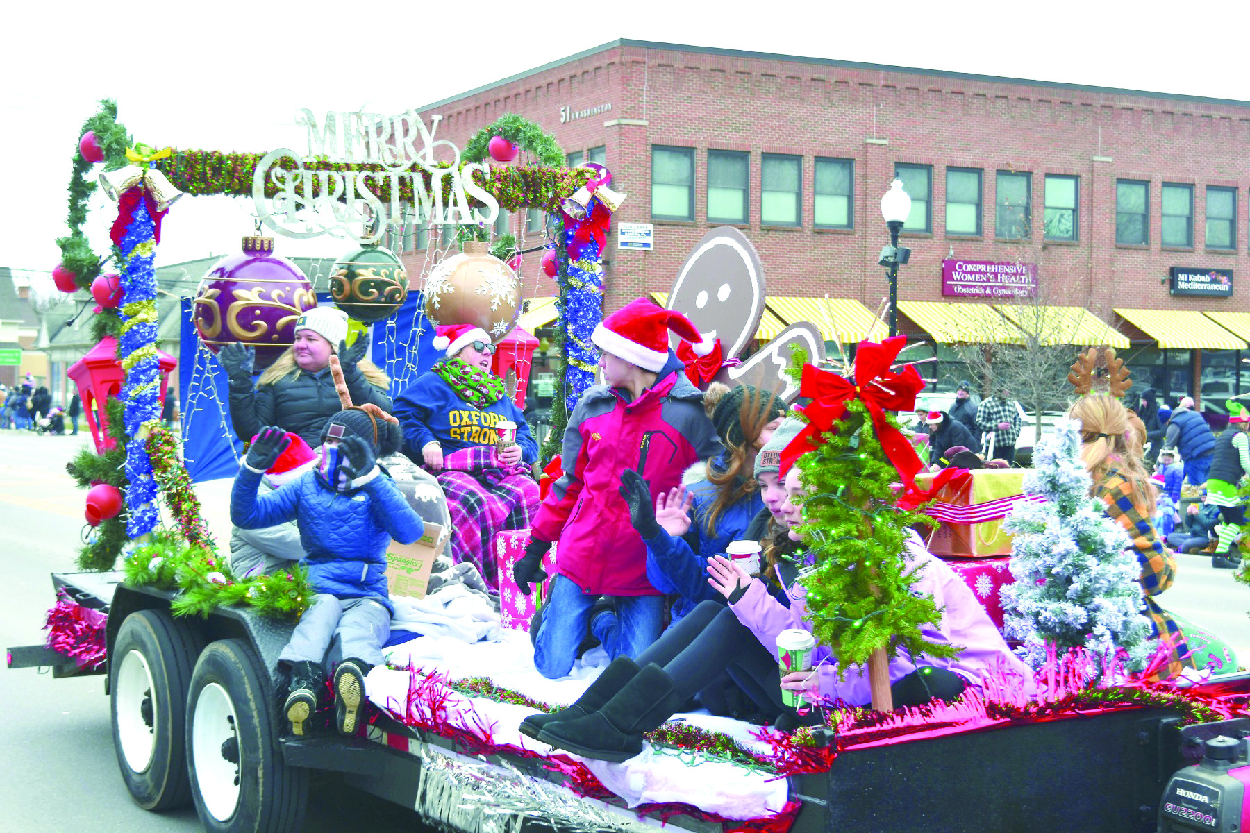 12-07-22-parade-christmas