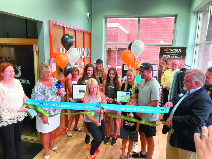 Hotworx celebrates grand reopening