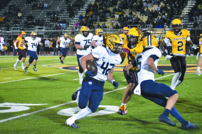 Oxford downs Davison in first round of districts