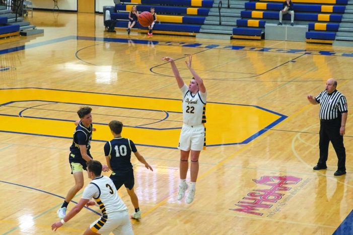 Elling ties 3-point record in 54-40 win over Stoney Creek