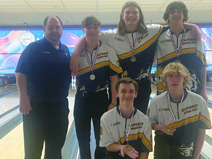 Undefeated Wildcats boys bowling falls to undefeated Lake Orion in final frame